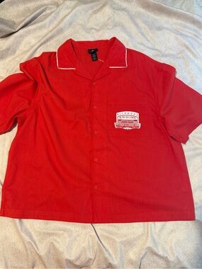 H&M Red Short-Sleeve Button-Down Camp Shirt with White Piping